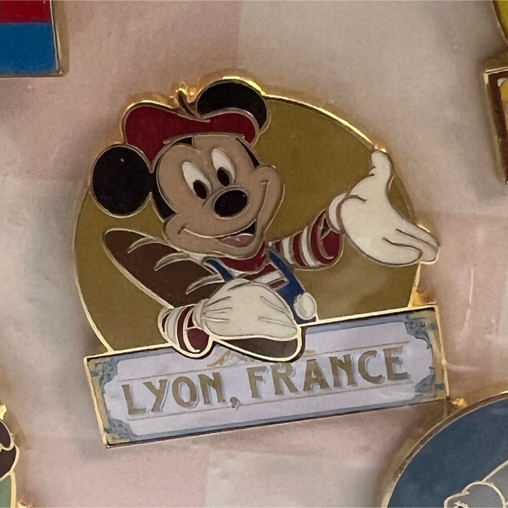 Disney Epcot International Food and Wine Festival Pin Set from 2009 - Picture 4 of 7